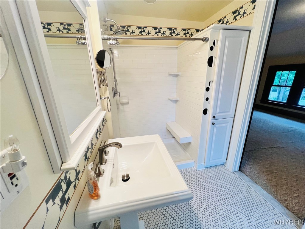 104 Long Avenue, Hamburg, New York image 32