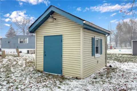 Tiny photo for 41 S Roxbury Drive, Hamburg, NY 14075 (MLS # B1655505)