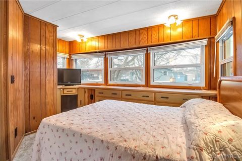 Tiny photo for 41 S Roxbury Drive, Hamburg, NY 14075 (MLS # B1655505)