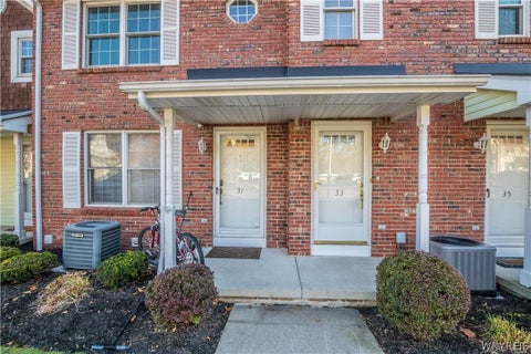 Photo of 33 Olde Stone Lane, Lancaster, NY 14086 (MLS # B1725991)