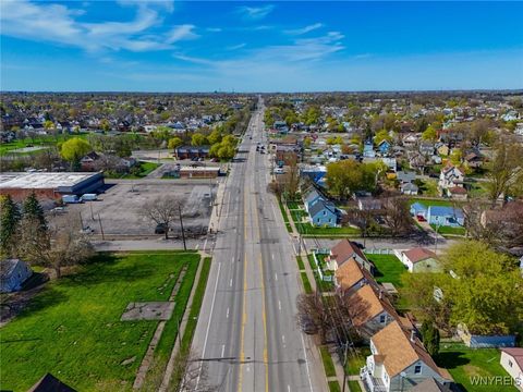 Tiny photo for 39 Hyde Park Boulevard, Niagara Falls, NY 14303 (MLS # B1657310)