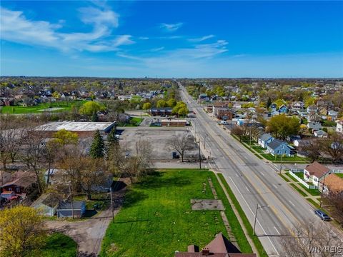 Tiny photo for 39 Hyde Park Boulevard, Niagara Falls, NY 14303 (MLS # B1657310)