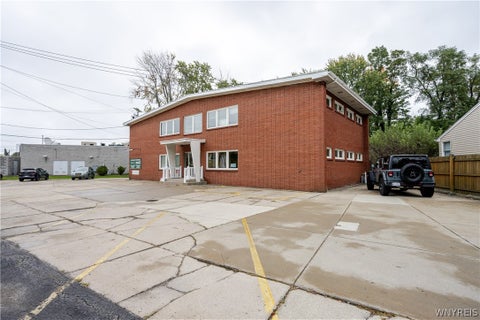 Photo of 1540 Ellicott Creek Road, Tonawanda, NY 14150 (MLS # B1721580)