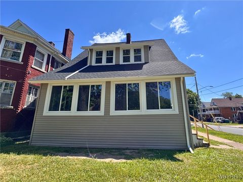 Homes For Sale - 435 13th Street<br/> Niagara Falls, NY 14303