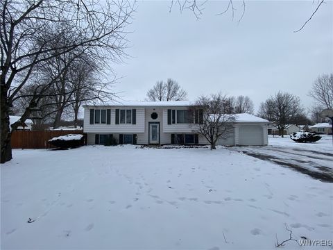 Photo of 36 Altair Drive, Amherst, NY 14068 (MLS # B1654234)