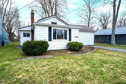 Homes For Sale - 5944 Lakeview Ter<br/> Hamburg, NY 14085