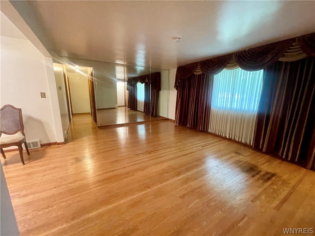 Photo of 1054 Woodstock Avenue, Tonawanda, NY 14150 (MLS # B1697890)