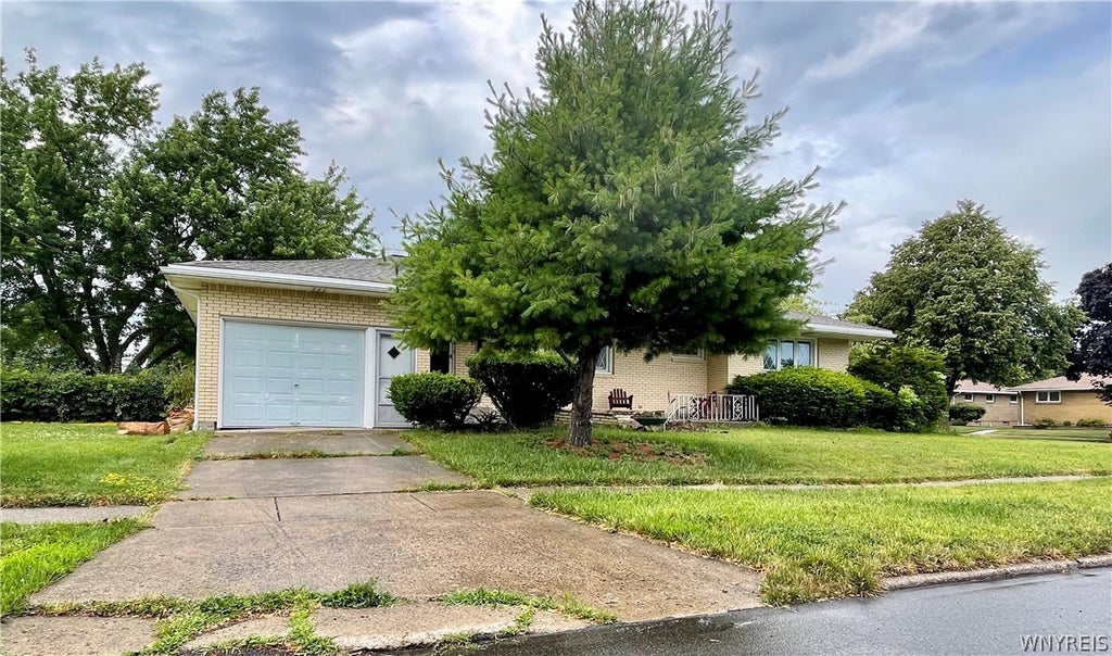 Photo of 1054 Woodstock Avenue, Tonawanda, NY 14150 (MLS # B1697890)