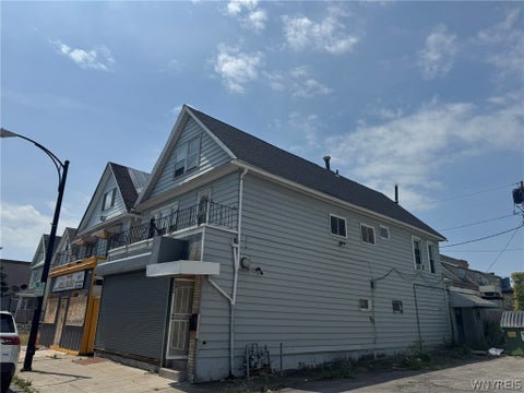 Photo of 224 Gibson Street, Buffalo, NY 14212 (MLS # B1712258)