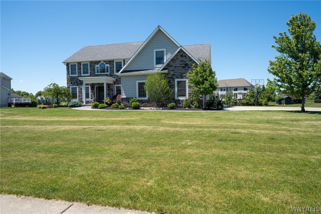 5670 Meadowglen Drive
