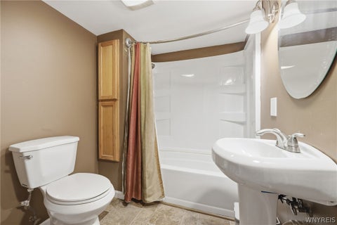 Tiny photo for 57 Gardenwood Lane, Tonawanda, NY 14223 (MLS # B1693399)