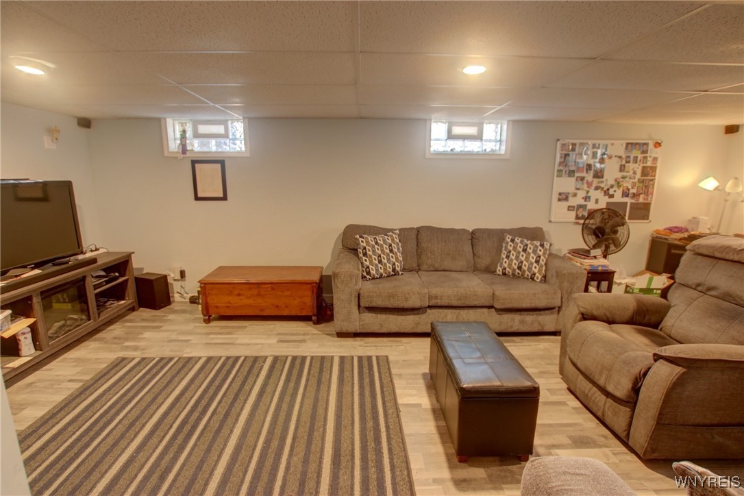 190 W Elmview Avenue, Lackawanna, New York image 37
