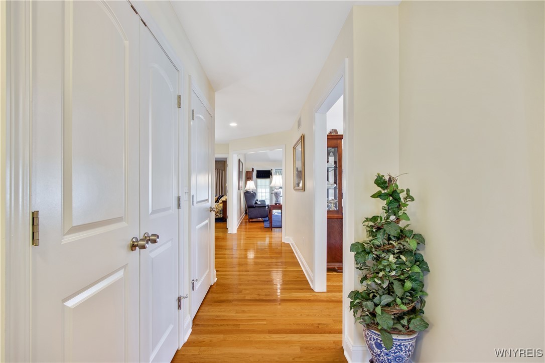 28 Dover Court, Lancaster, New York image 8