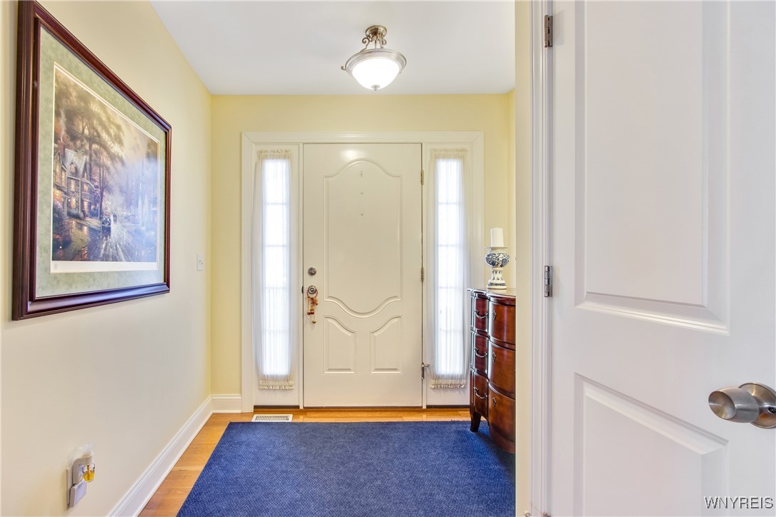 28 Dover Court, Lancaster, New York image 7
