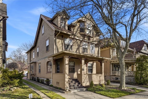 Homes For Sale - 82 Bidwell Parkway<br/> Buffalo, NY 14222