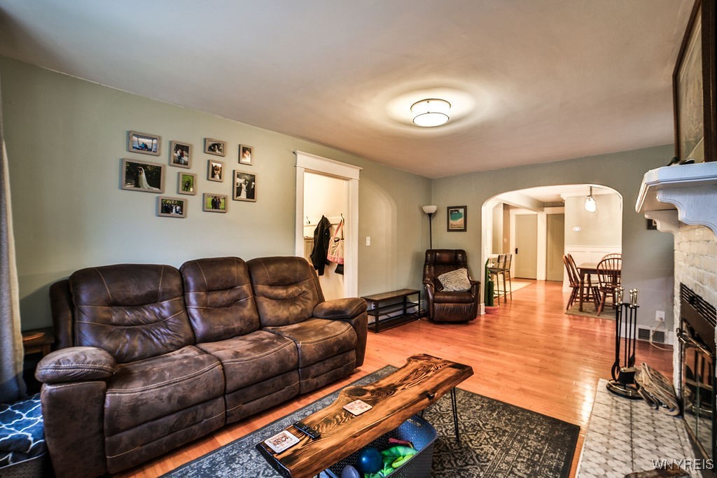 127 Stillwell Avenue