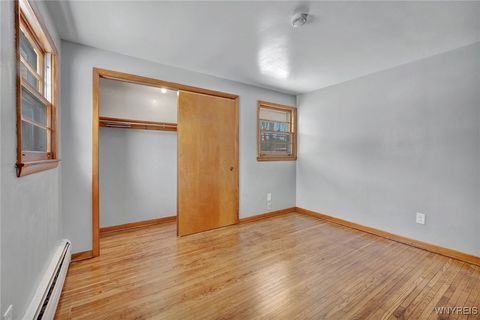 Tiny photo for 8426 Maplewood Drive, Royalton, NY 14067 (MLS # B1655461)