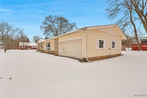 Tiny photo for 8426 Maplewood Drive, Royalton, NY 14067 (MLS # B1655461)