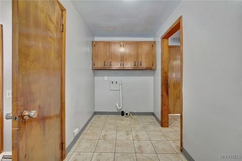 Tiny photo for 8426 Maplewood Drive, Royalton, NY 14067 (MLS # B1655461)