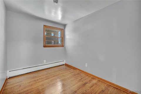 Tiny photo for 8426 Maplewood Drive, Royalton, NY 14067 (MLS # B1655461)