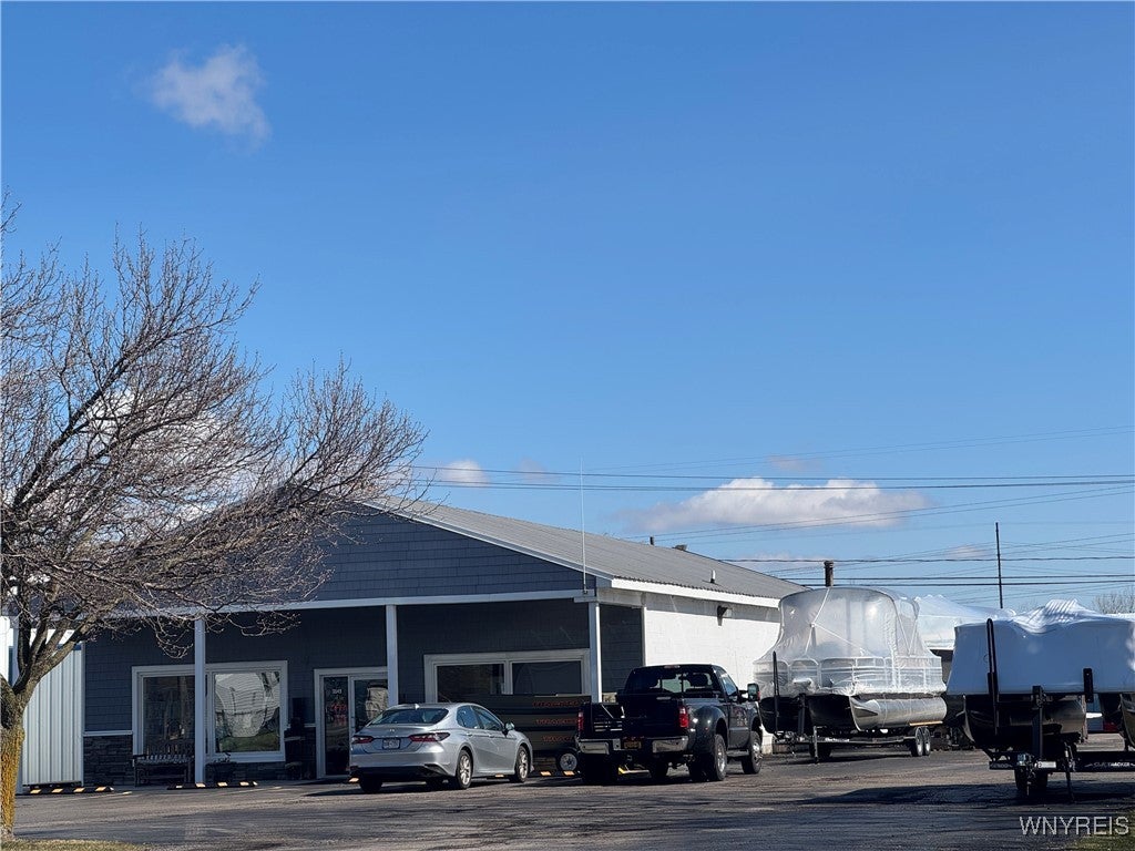 3049 Grand Island Boulevard