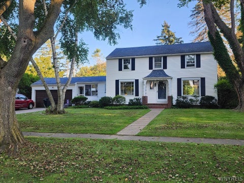 Homes For Sale - 153 Pinecrest Drive<br/> Irondequoit, NY 14617