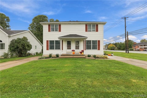 Photo of 1 Montauk Lane, Lancaster, NY 14086 (MLS # B1719010)