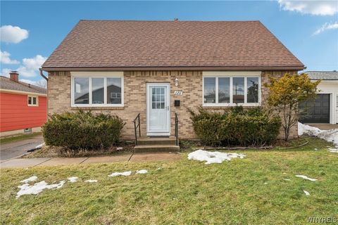 Homes For Sale - 120 Dartwood Drive<br/> Cheektowaga, NY 14227