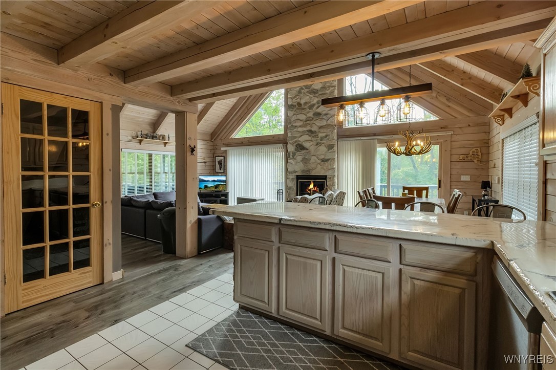 Ellicottville, New York 14731, United States, 5 Bedrooms Bedrooms, ,3 BathroomsBathrooms,Residential,Active,206470