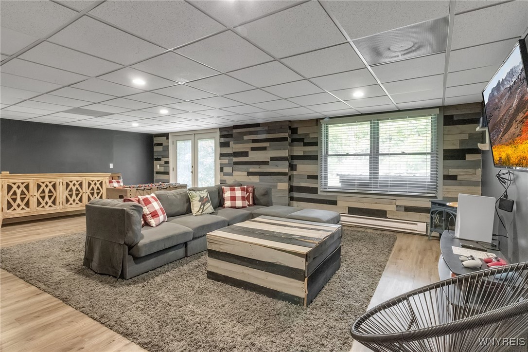 Ellicottville, New York 14731, United States, 5 Bedrooms Bedrooms, ,3 BathroomsBathrooms,Residential,Active,206470