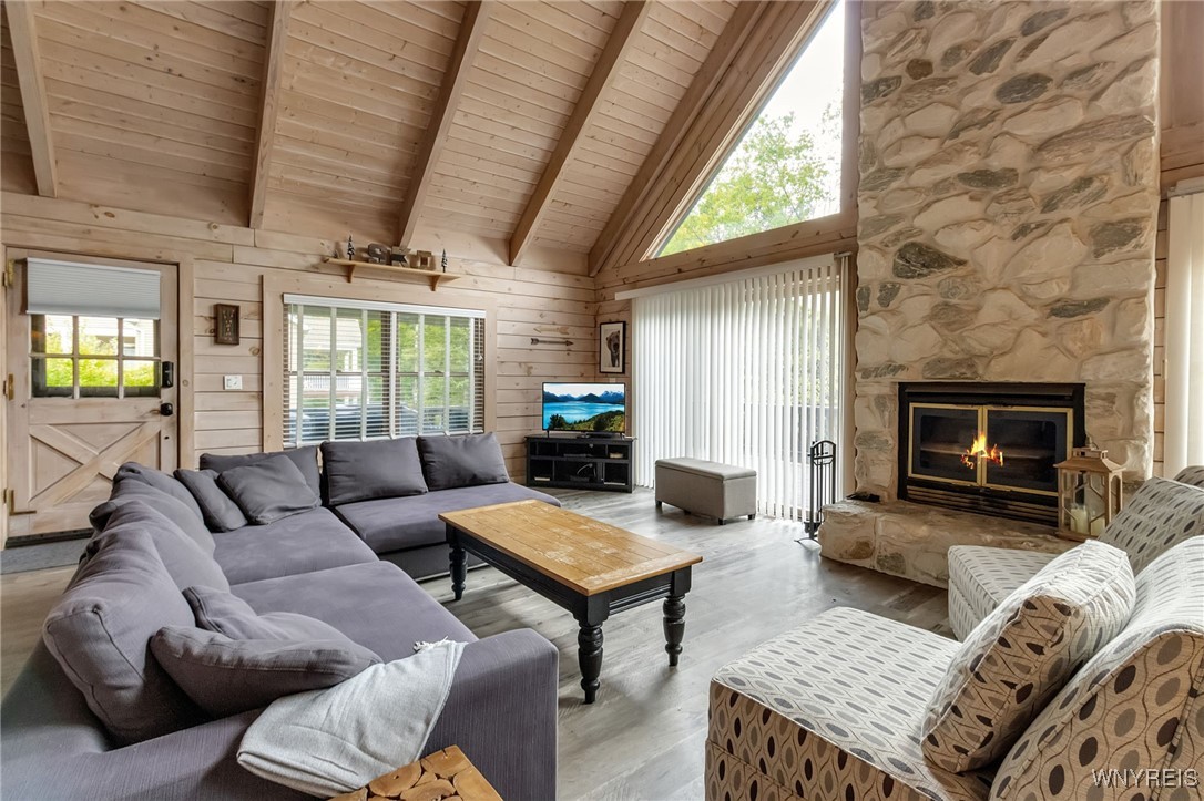 Ellicottville, New York 14731, United States, 5 Bedrooms Bedrooms, ,3 BathroomsBathrooms,Residential,Active,206470