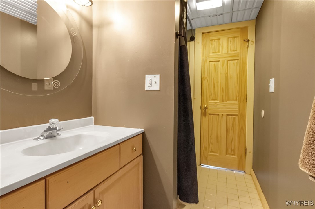 Ellicottville, New York 14731, United States, 5 Bedrooms Bedrooms, ,3 BathroomsBathrooms,Residential,Active,206470