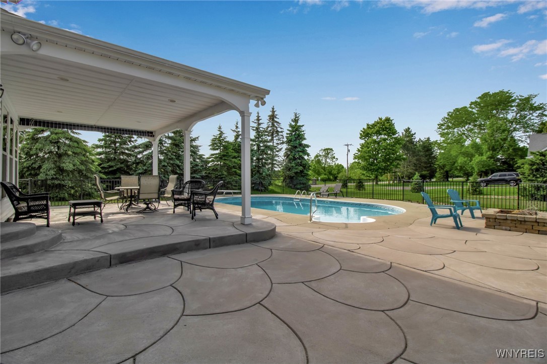 9100 Beech Meadow Court, Clarence, New York image 38