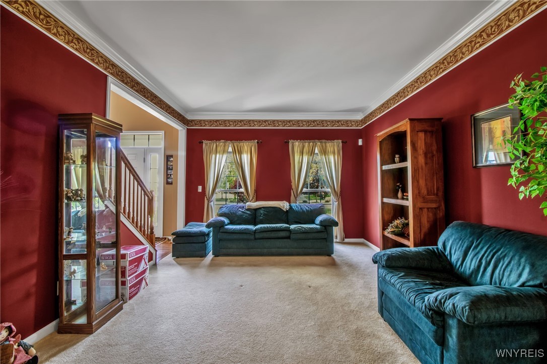9100 Beech Meadow Court, Clarence, New York image 3