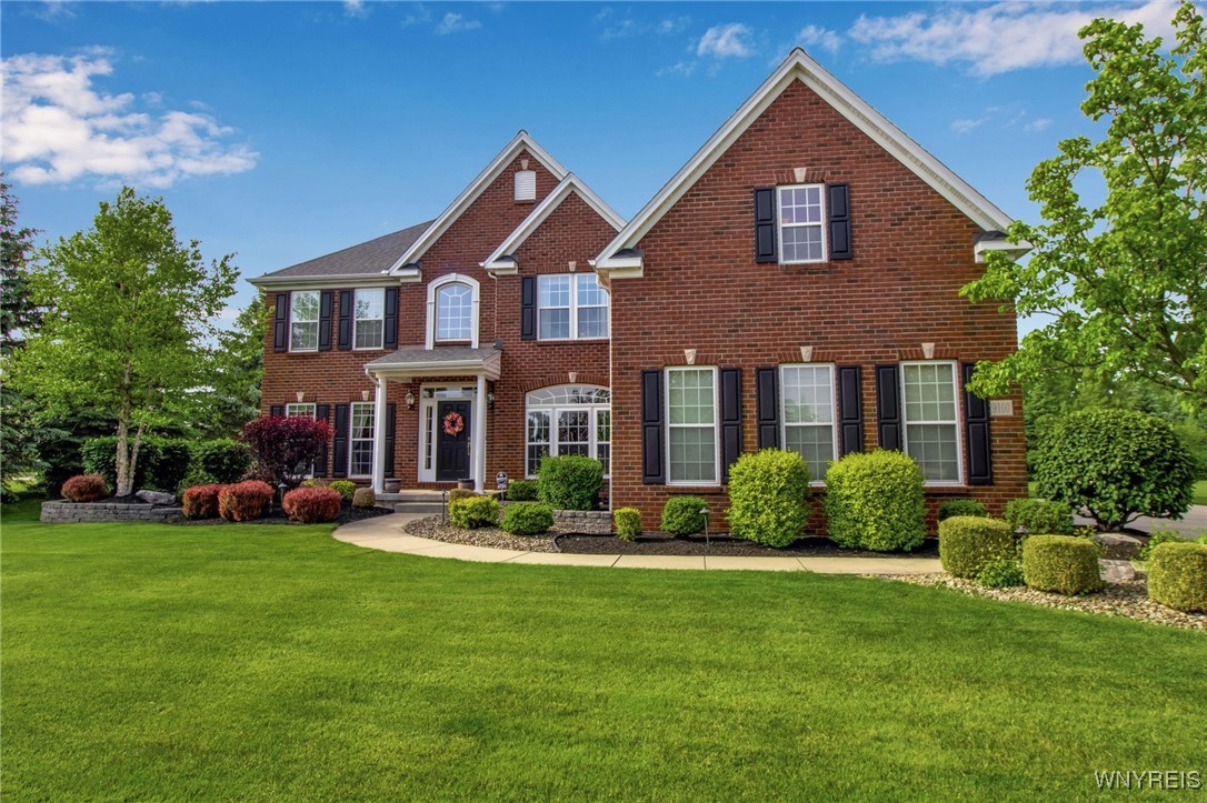 9100 Beech Meadow Court, Clarence, New York image 1