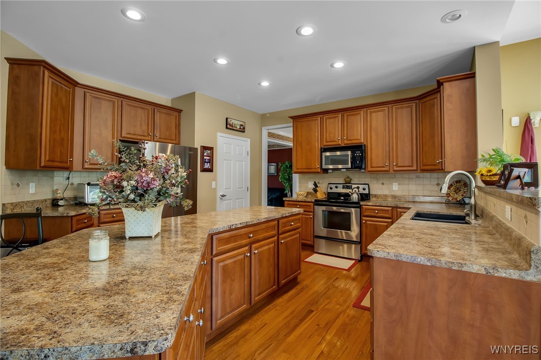 9100 Beech Meadow Court, Clarence, New York image 7