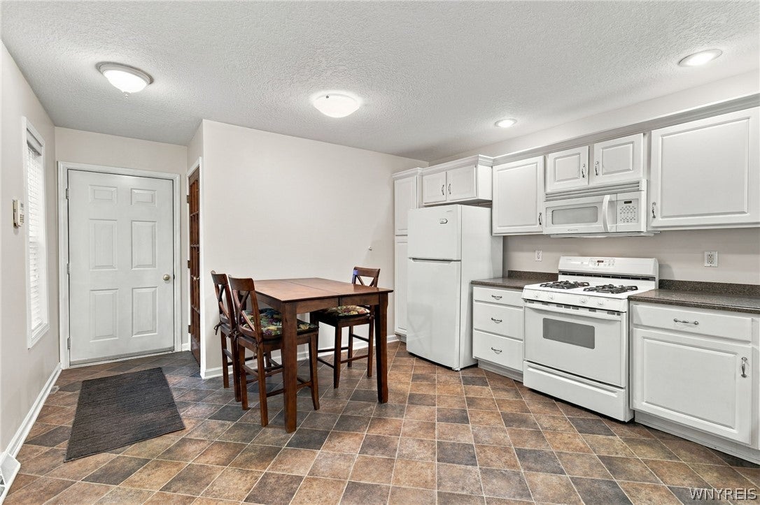32 Union Common