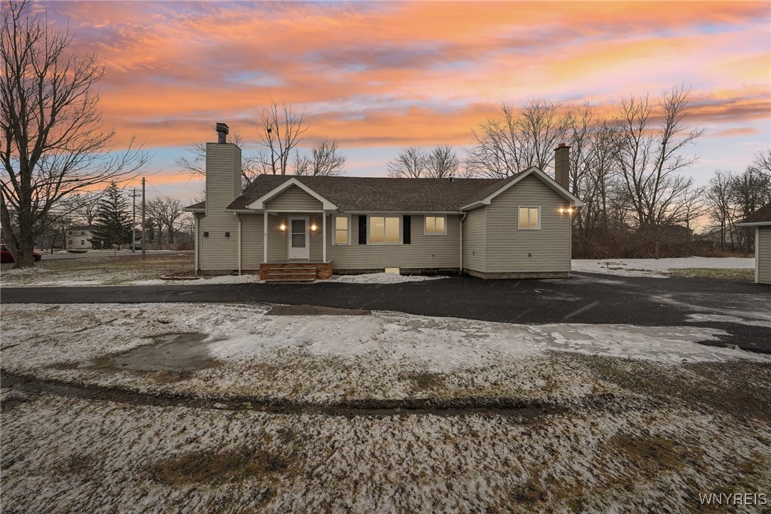 986 Baseline Road, Grand Island, New York image 1