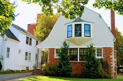 Photo of 7 Beverly - Upper Avenue, Lockport City, NY 14094 (MLS # B1654898)