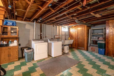 Tiny photo for 801 S Huth Road, Cheektowaga, NY 14225 (MLS # B1688954)