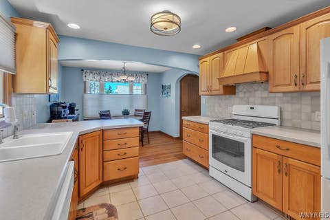 Tiny photo for 801 S Huth Road, Cheektowaga, NY 14225 (MLS # B1688954)