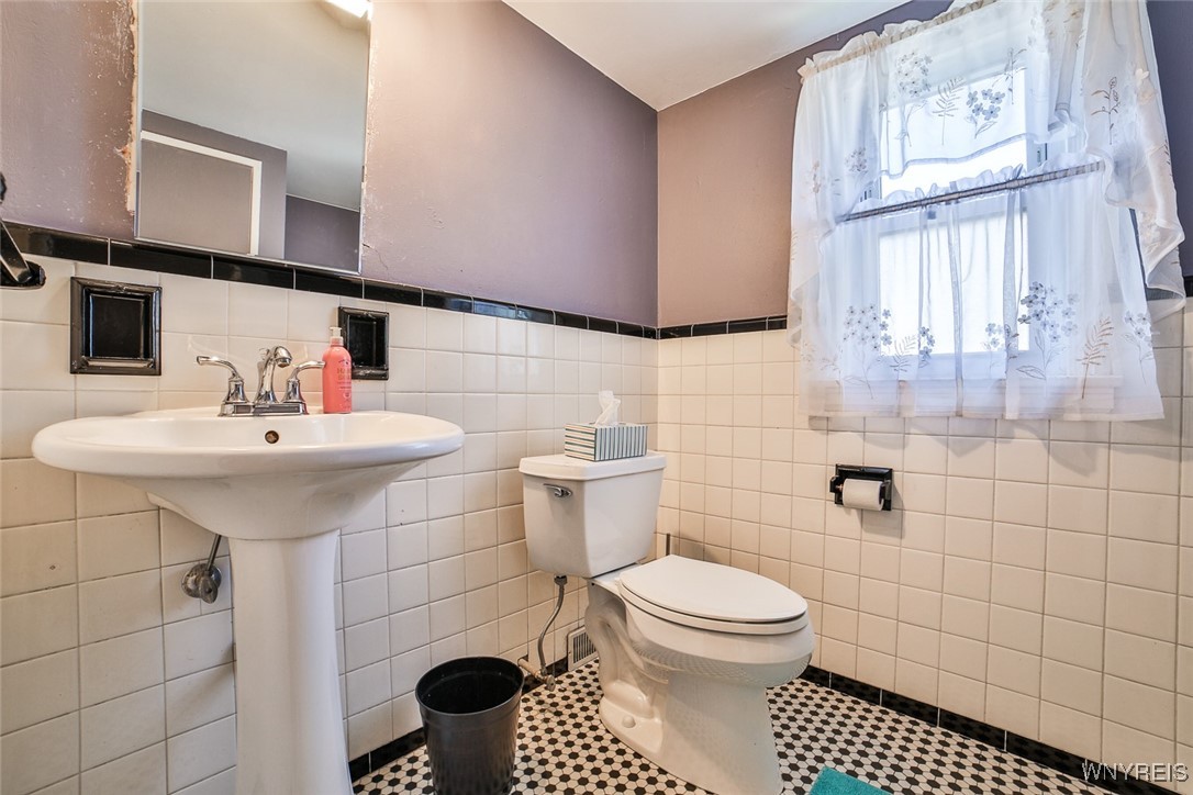 696 Cleveland Drive, Cheektowaga, New York image 26