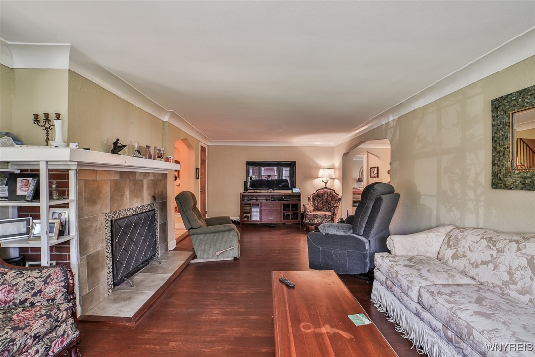 696 Cleveland Drive, Cheektowaga, New York image 6