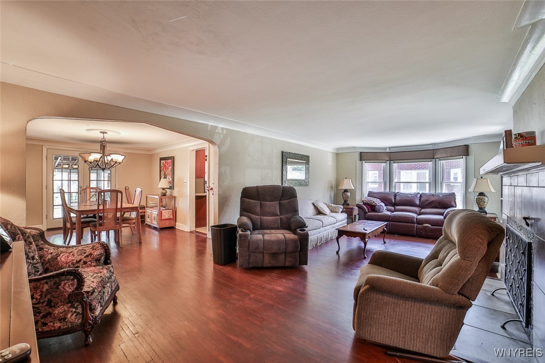 696 Cleveland Drive, Cheektowaga, New York image 3