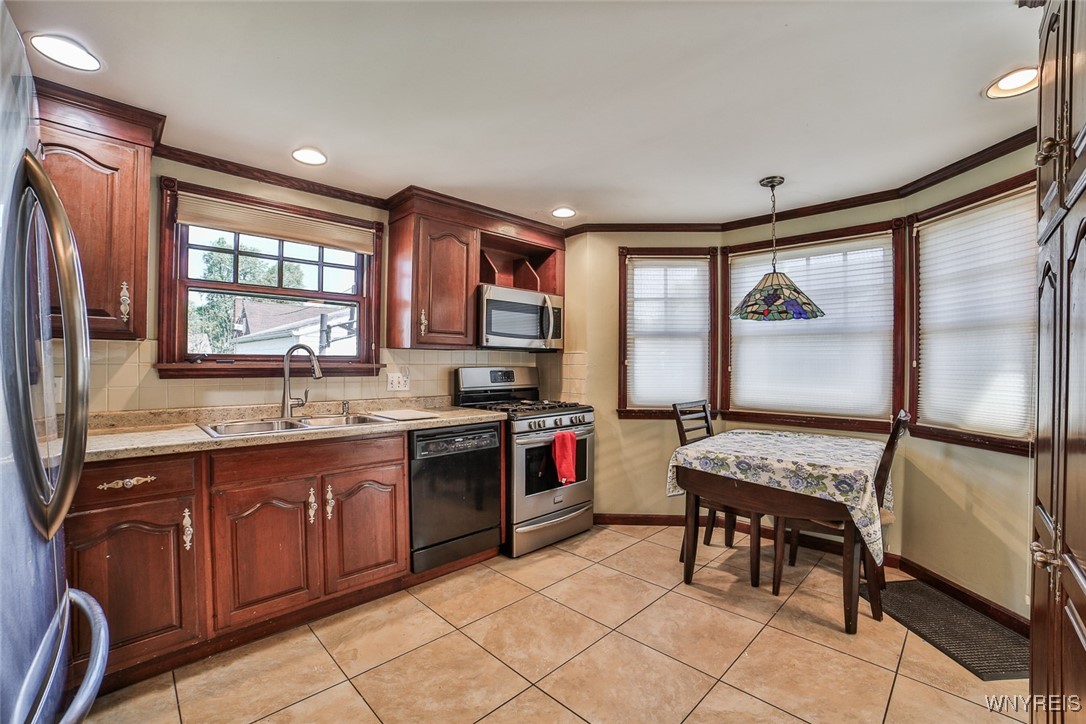 696 Cleveland Drive, Cheektowaga, New York image 9