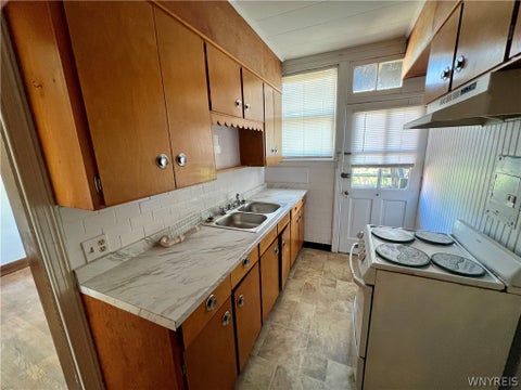 Tiny photo for 565 7th Street, Niagara Falls, NY 14301 (MLS # B1715125)