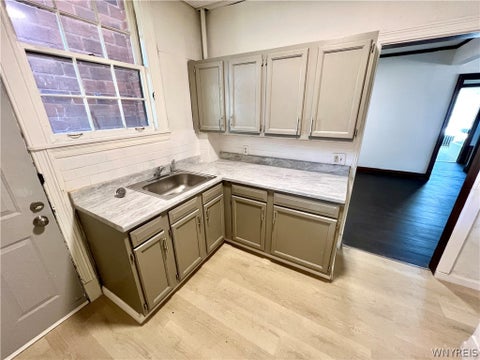 Tiny photo for 565 7th Street, Niagara Falls, NY 14301 (MLS # B1715125)