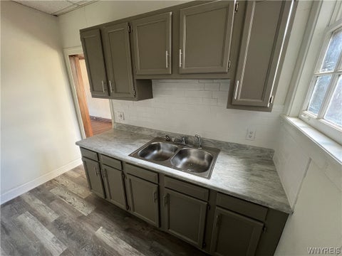 Tiny photo for 565 7th Street, Niagara Falls, NY 14301 (MLS # B1715125)