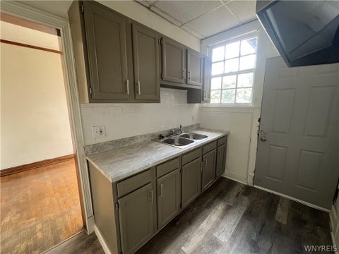 Tiny photo for 565 7th Street, Niagara Falls, NY 14301 (MLS # B1715125)