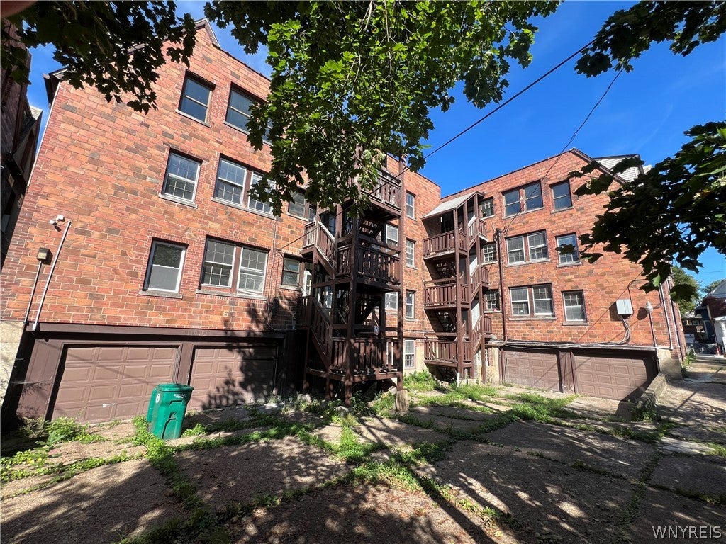 565 7th Street
